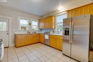 318 N Fremont St, Portland, OR 97227 - Photo 12