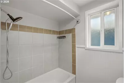 111 SE Elliott Ave, Gresham, OR 97080 - Photo 14
