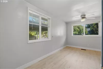 111 SE Elliott Ave, Gresham, OR 97080 - Photo 12