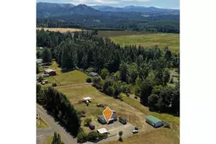 34125 E Lacomb Rd, Lebanon, OR 97355 - Photo 2