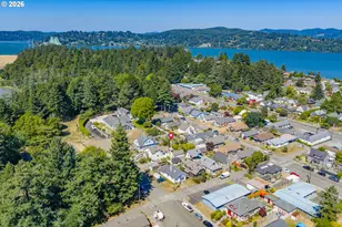 892 Colorado Ave, North Bend, OR 97459 - Photo 2
