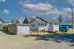 892 Colorado Ave, North Bend, OR 97459 - Photo 8