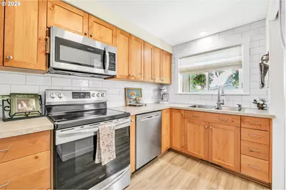 160 Saxon Pl, Junction City, OR 97448 - Photo 8