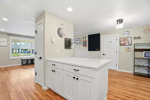 735 SW 136th Ave, Beaverton, OR 97005 - Photo 12