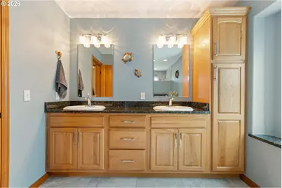 660 18th Ave, Coos Bay, OR 97420 - Photo 22