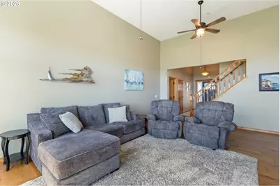 660 18th Ave, Coos Bay, OR 97420 - Photo 8