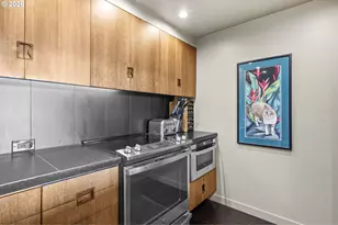 2211 SW 1st Ave, Portland, OR 97201 - Photo 24