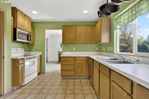 604 W Sheridan St, Newberg, OR 97132 - Photo 6