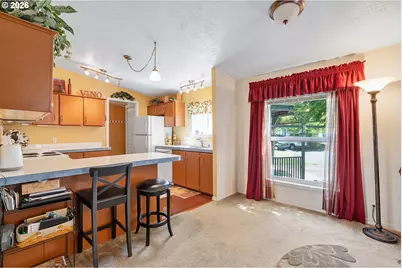 13249 SE Schiller St, Portland, OR 97236 - Photo 12