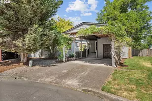 13249 SE Schiller St, Portland, OR 97236 - Photo 2