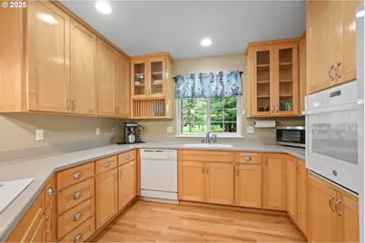 43950 McKenzie Hwy, Walterville, OR 97489 - Photo 12