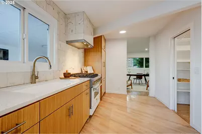 2041 Marylhurst Dr, West Linn, OR 97068 - Photo 14