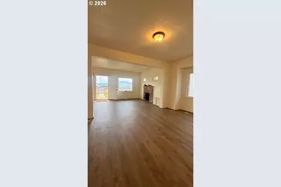 149 S Front St, Creswell, OR 97426 - Photo 4