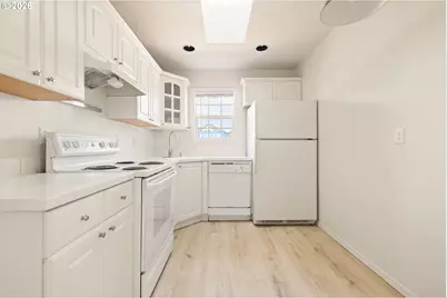 7040 N Lombard St, Portland, OR 97203 - Photo 14