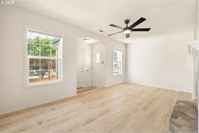 7040 N Lombard St, Portland, OR 97203 - Photo 8