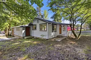 6261 Flournoy Valley Rd, Roseburg, OR 97471 - Photo 4