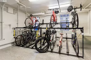 1811 NW Couch St, Portland, OR 97209 - Photo 18