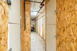 1811 NW Couch St, Portland, OR 97209 - Photo 22