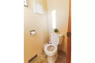 645 S Main St, Mount Angel, OR 97362 - Photo 10