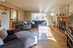 645 S Main St, Mount Angel, OR 97362 - Photo 2