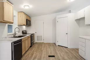 2154 Oregon St, Saint Helens, OR 97051 - Photo 12