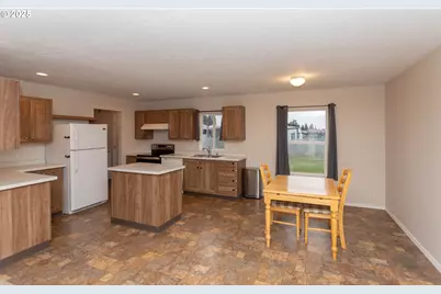 5660 Daisy St #69, Springfield, OR 97478 - Photo 8