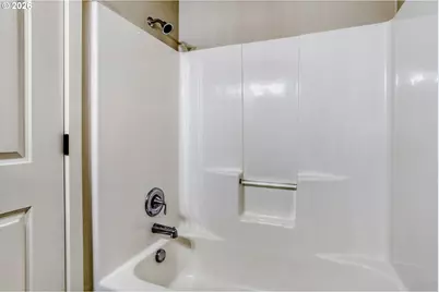 614 NE Garswood Ln, Beaverton, OR 97006 - Photo 38