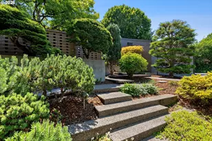 999 NE 169th Dr, Portland, OR 97230 - Photo 2