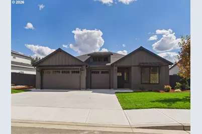 416 W 20th Way, La Center, WA 98629 - Photo 1