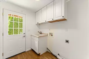8835 SW Becker Dr, Portland, OR 97223 - Photo 30