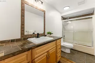 8835 SW Becker Dr, Portland, OR 97223 - Photo 26