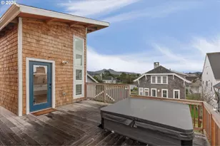 135 6th Ave, Seaside, OR 97138 - Photo 4
