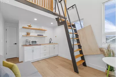 135 6th Ave, Seaside, OR 97138 - Photo 8