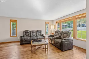 10217 SW Susquehanna Dr, Tualatin, OR 97062 - Photo 4