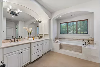 4530 SW Council Crest Dr, Portland, OR 97239 - Photo 24