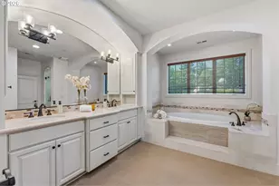 4530 SW Council Crest Dr, Portland, OR 97239 - Photo 24