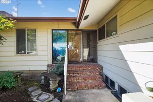 9479 SE Hillcrest Rd, Happy Valley, OR 97086 - Photo 2