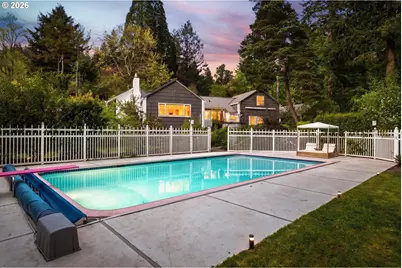 3926 SW Martins Ln, Portland, OR 97239 - Photo 8