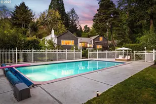 3926 SW Martins Ln, Portland, OR 97239 - Photo 8