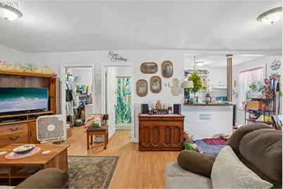 1378 6th St, Salem, OR 97304 - Photo 10