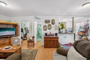 1378 6th St, Salem, OR 97304 - Photo 10