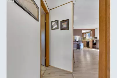 21100 NE Sandy Blvd #62, Fairview, OR 97024 - Photo 16