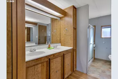 21100 NE Sandy Blvd #62, Fairview, OR 97024 - Photo 24