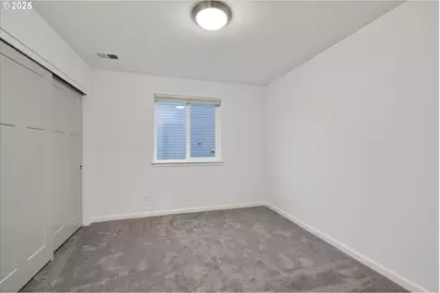 13087 SE Gateway Dr, Happy Valley, OR 97086 - Photo 32