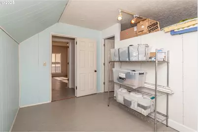 21497 Highway 99E, Aurora, OR 97002 - Photo 12