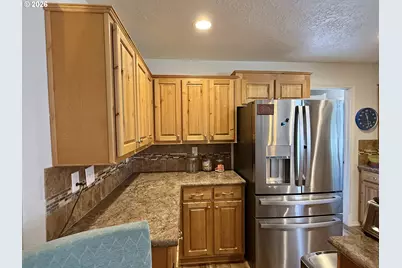 225 Nestucca Ln, Roseburg, OR 97471 - Photo 8