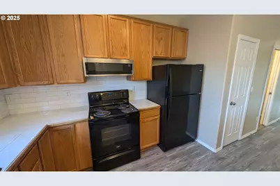 18541 SW Takena Ct, Beaverton, OR 97003 - Photo 10