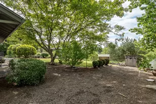 1002 W Charles St, Newberg, OR 97132 - Photo 38