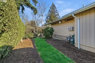 8845 SW Rambler Ln, Portland, OR 97223 - Photo 42
