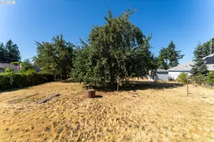 10831 NE Knott St, Portland, OR 97220 - Photo 16